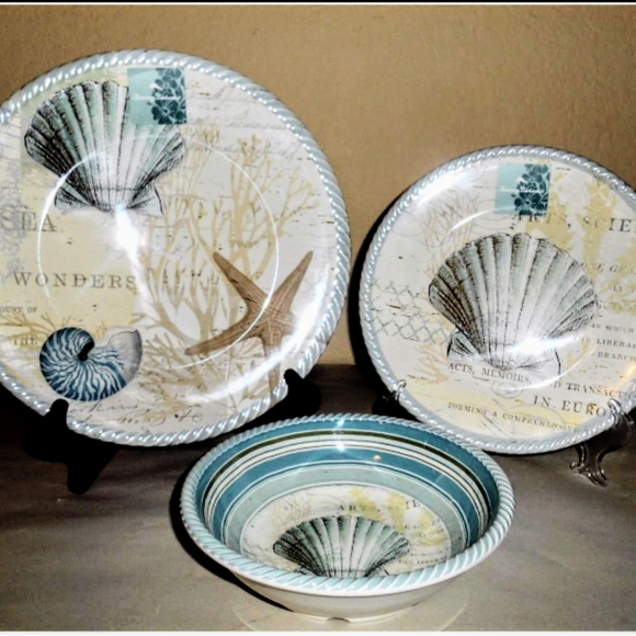 Tommy Bahama Other - 17pc. Tommy Bahama "Sea Wonders" melamine dinnerware